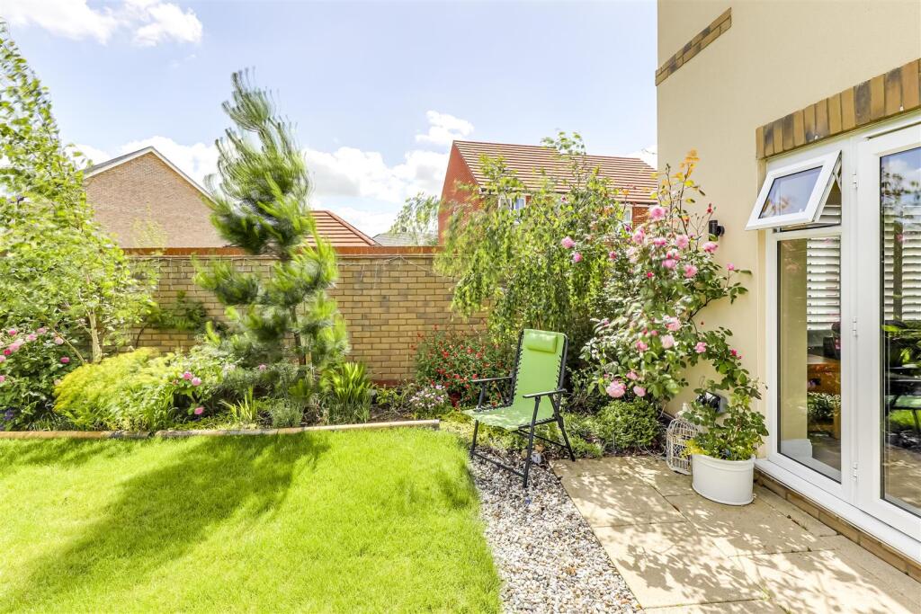 2 Meadowsweet Way, Newport, Saffron Walden, CB11 3