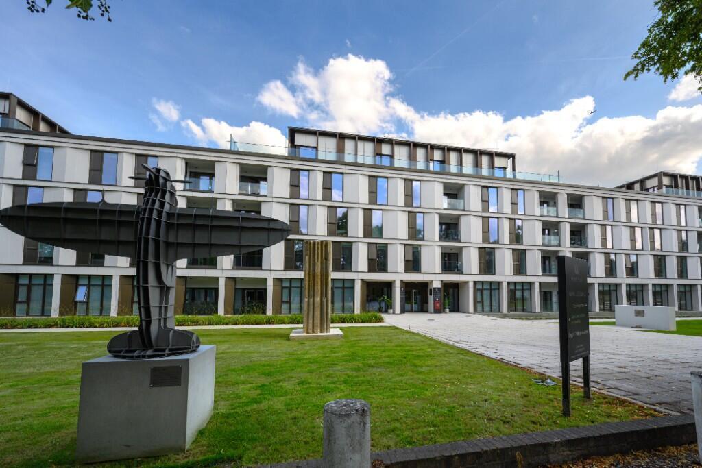 Hewitts Way, Walton-On-Thames, Surrey, KT12