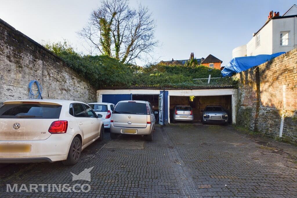 CAM01953G0-PR0084...