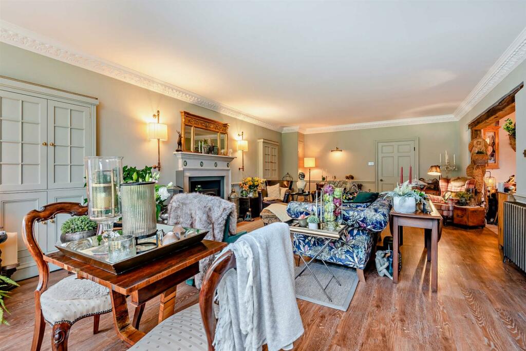 8625116-interior20-800.jpg
