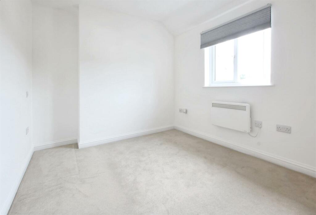 bedroom.JPG