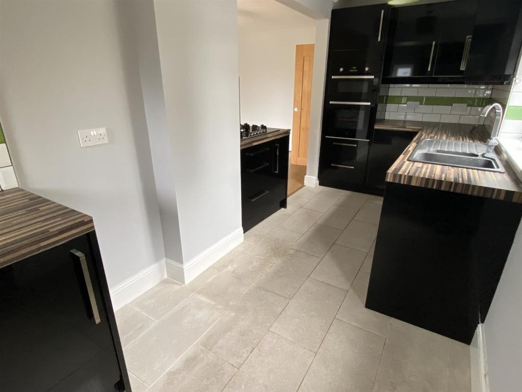 Dining kitchen