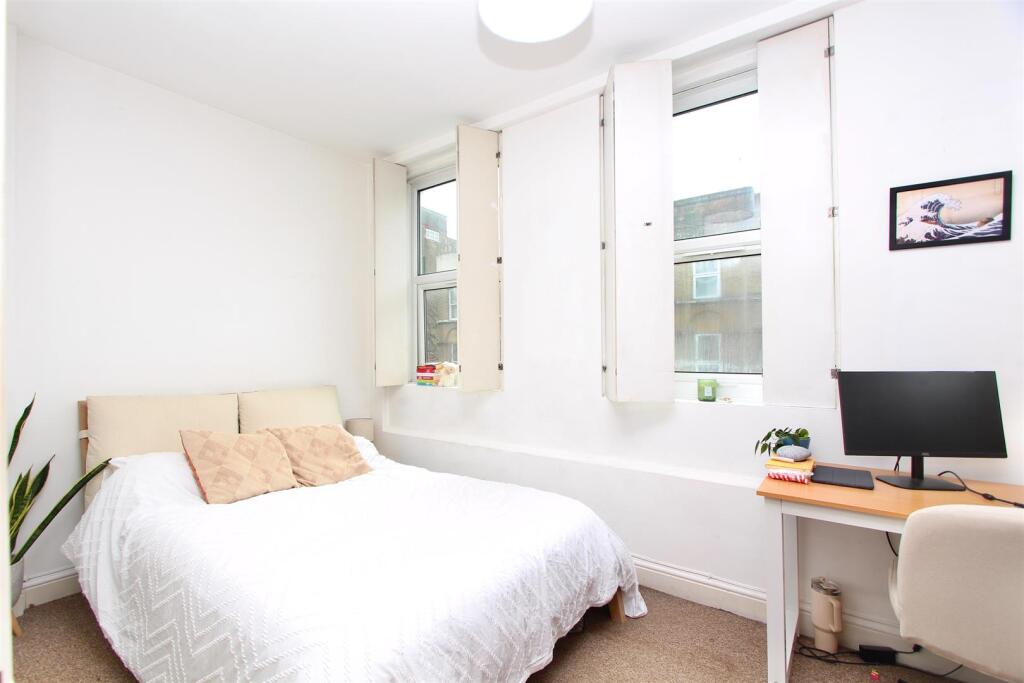 Stoke Newington Church Street, N16