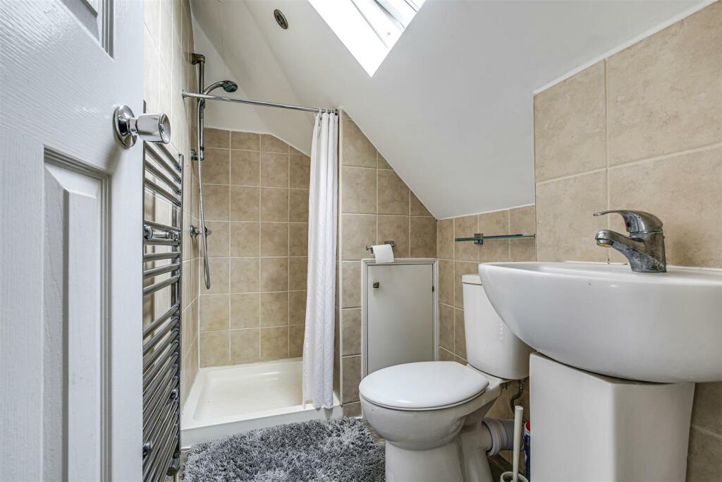 En Suite Shower Room.jpg