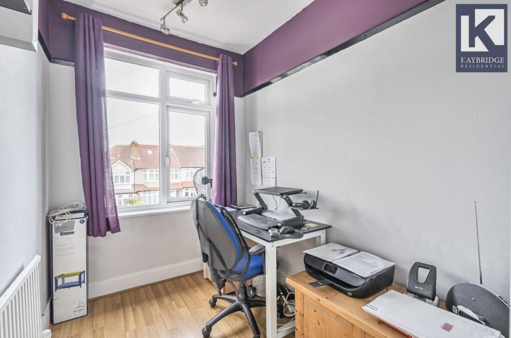 Worcester Park - KT4 8XZ