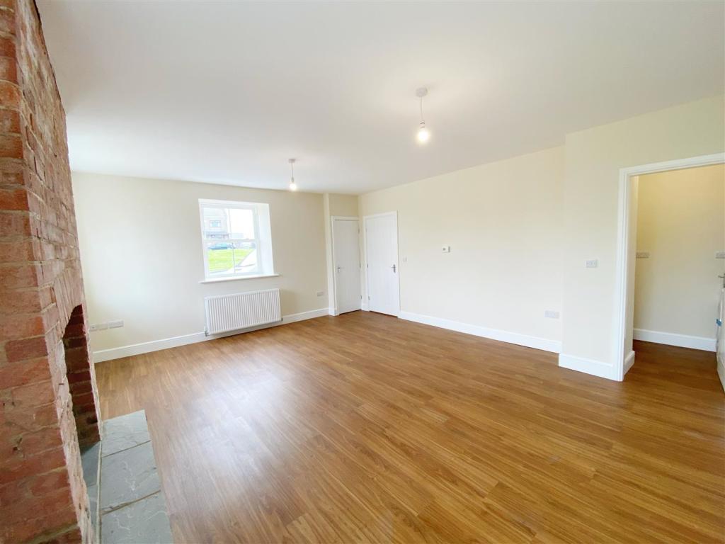 Lounge 3.jpg