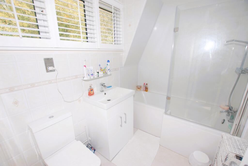 En-suite bathroom
