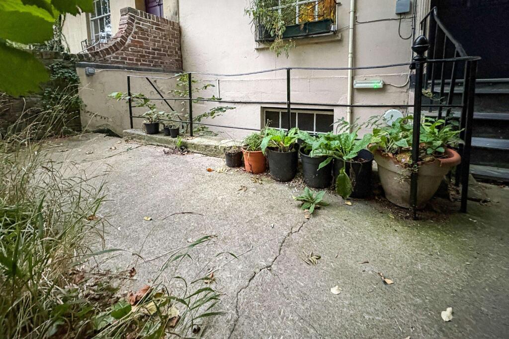 Flat A, 21 Ashley Road, Montpelier, Bristol, BS6 5NH