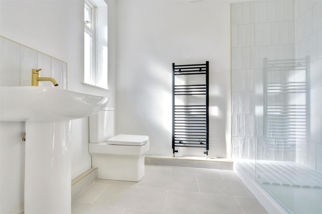 Ground Floor Shower Room/w.c.