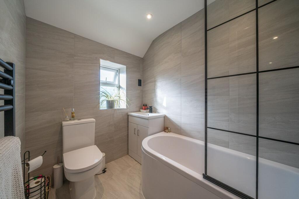 Bathrooms &amp; Ensuite