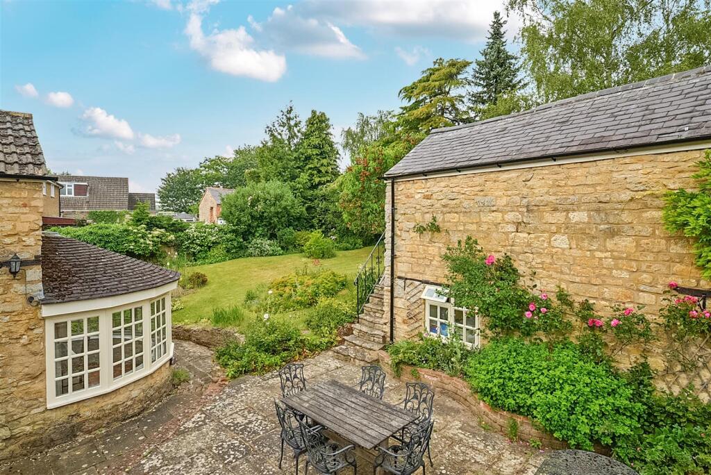 Bricklayers Cottage, 11 Careys Road, Pury End (6) 