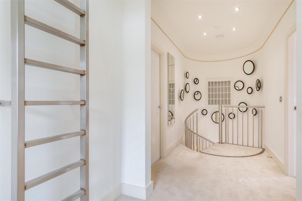 8654181-interior37.jpg
