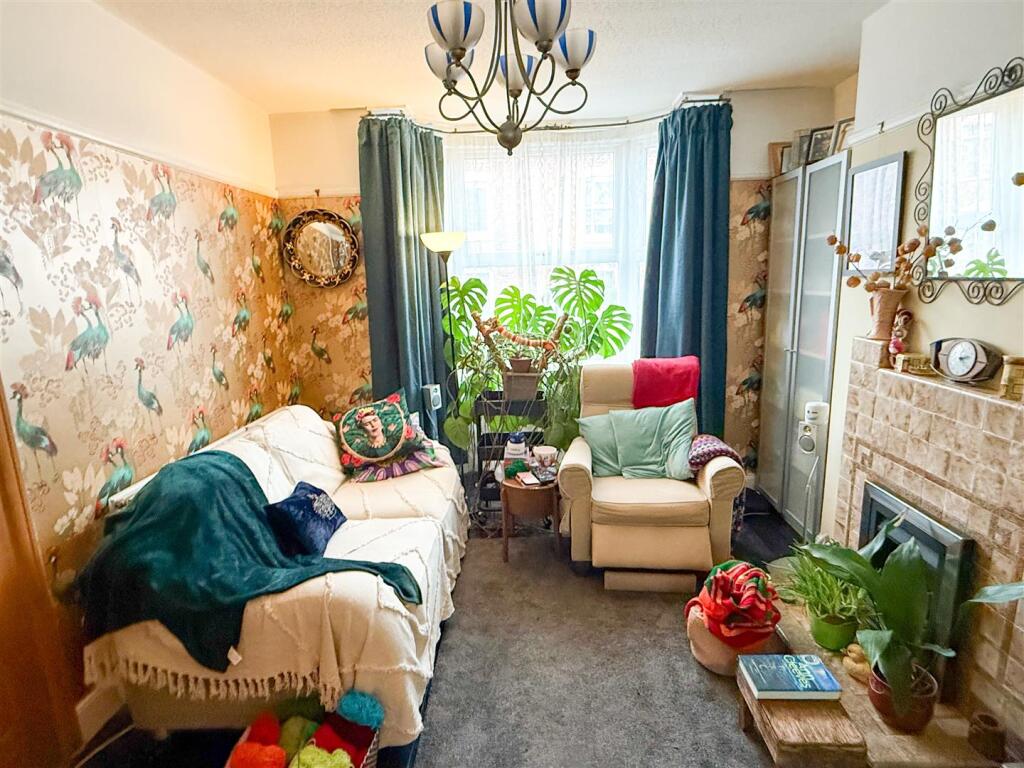 SITTING ROOM