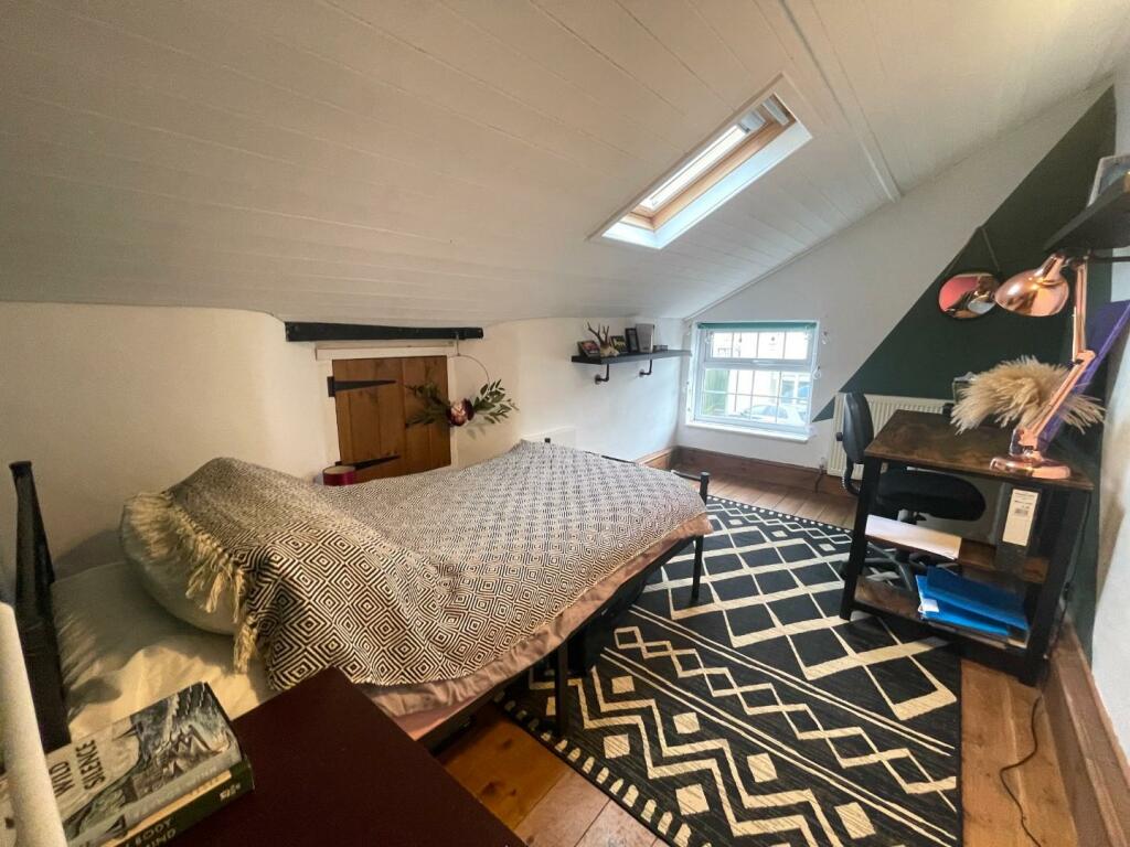 Bedroom 2.JPG