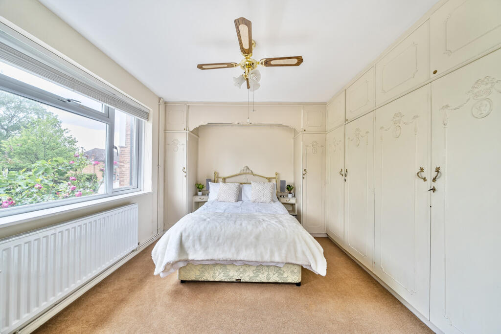 1300224-21-6830ad...