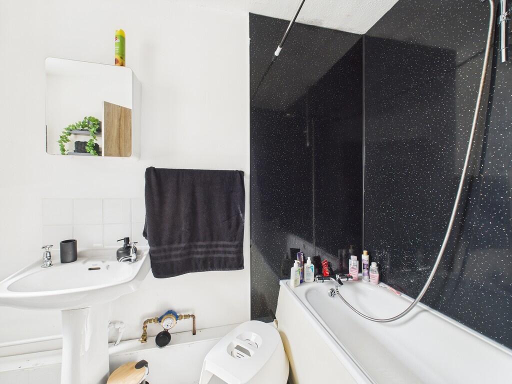 CAM02089G0-PR0533...