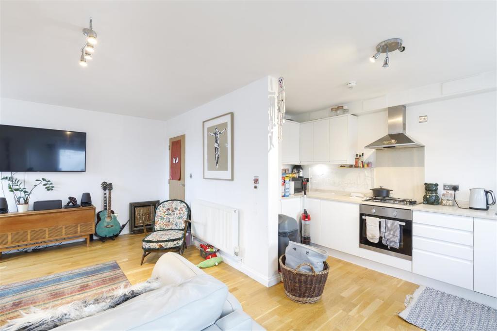 living room/kitchen