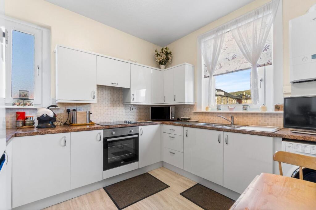 6_20 hutton park crescent, largs (6).jpg