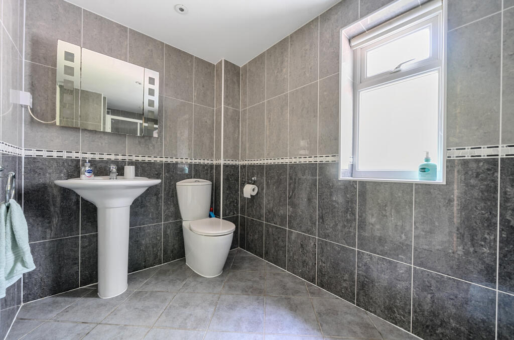 1302012-12-6839ef...