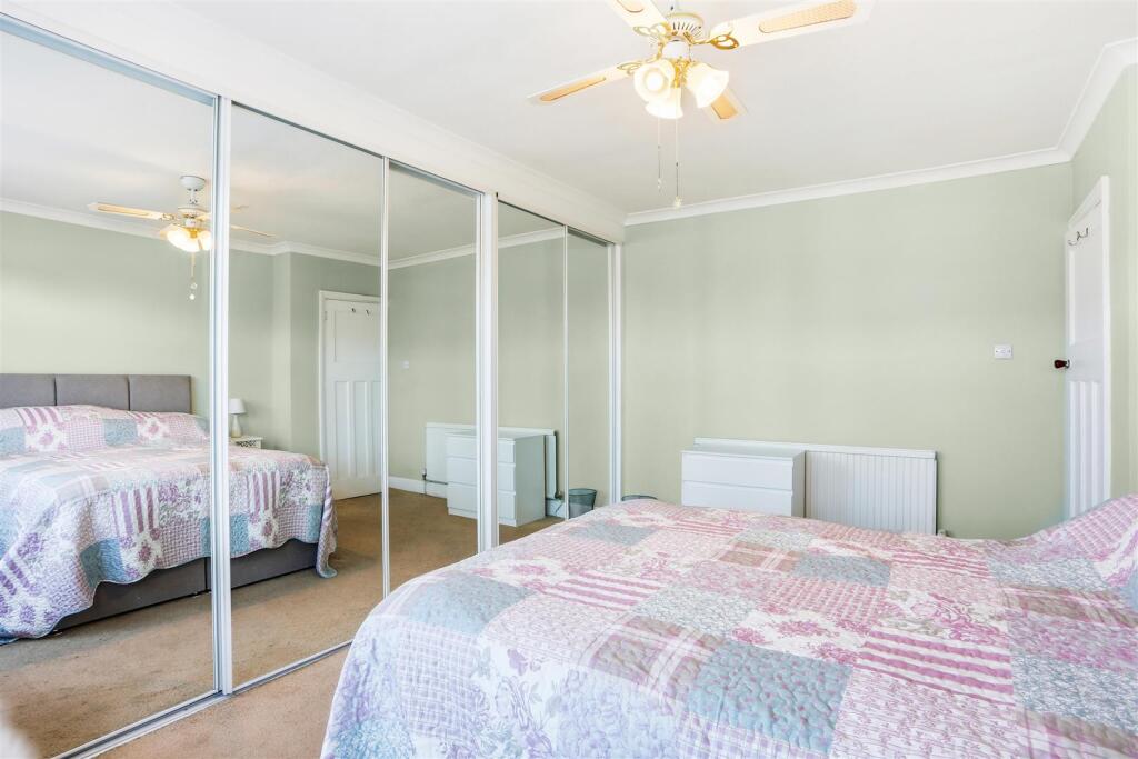 1577563810 - 15 Barrow Avenue SM5 - 16.jpg