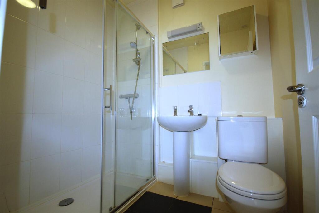 new bathroom pic .JPG