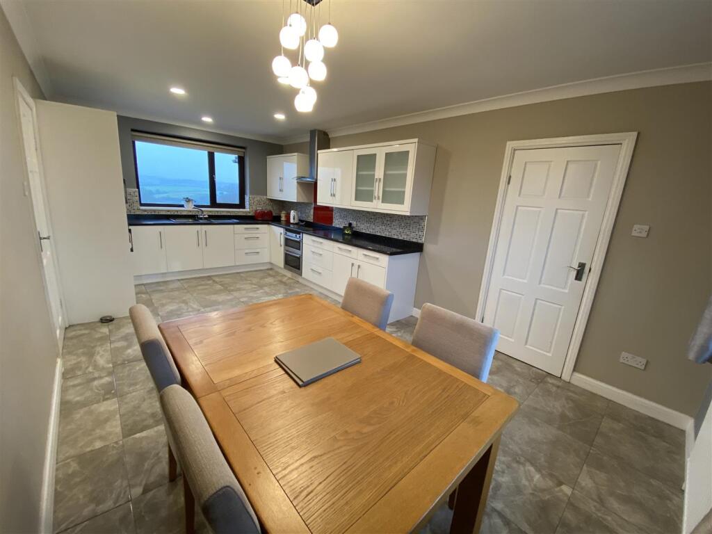 Kitchen: