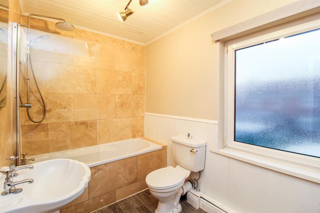 BATHROOM/W.C.