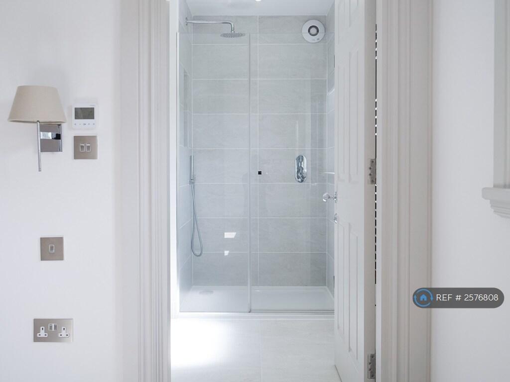 Master Ensuite
