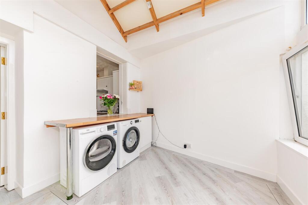 7 James Street Carnoustie-18.JPG