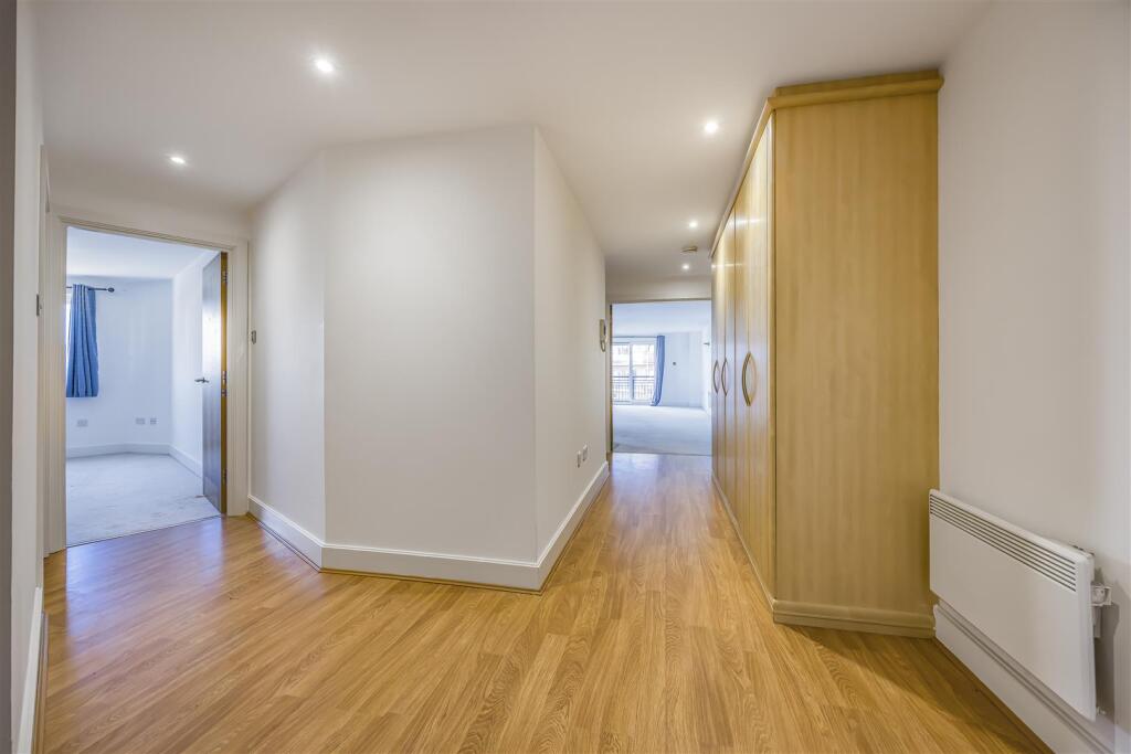 19 Centurion Court, Gunwharf Quays, Portsmouth-Por