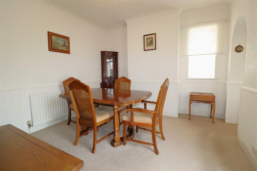 Dining Room (4).JPG