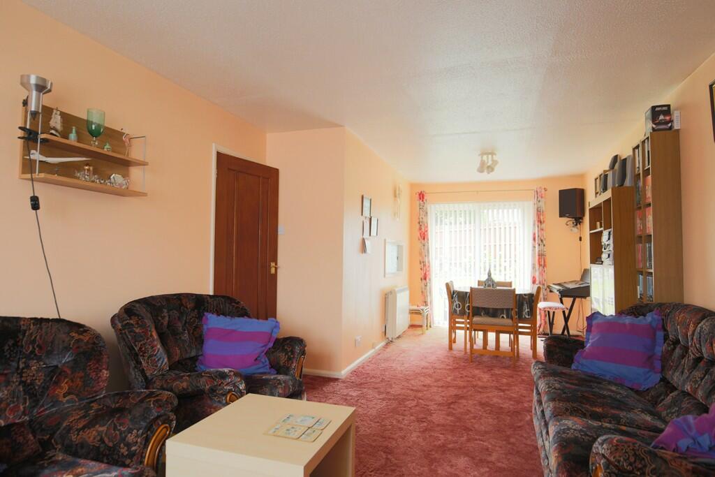 Living/dining room 