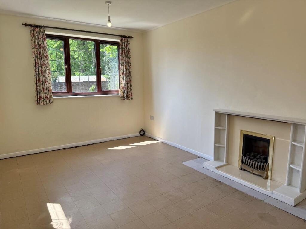 12 delta way living room 2.jpg