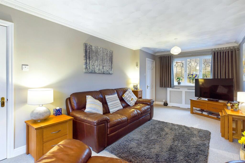 CAM03162G0-PR0213-STILL014