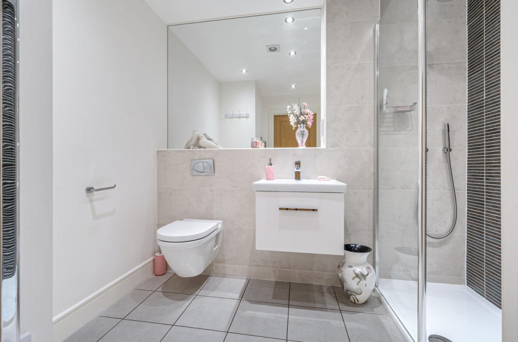 Gf Shower Room