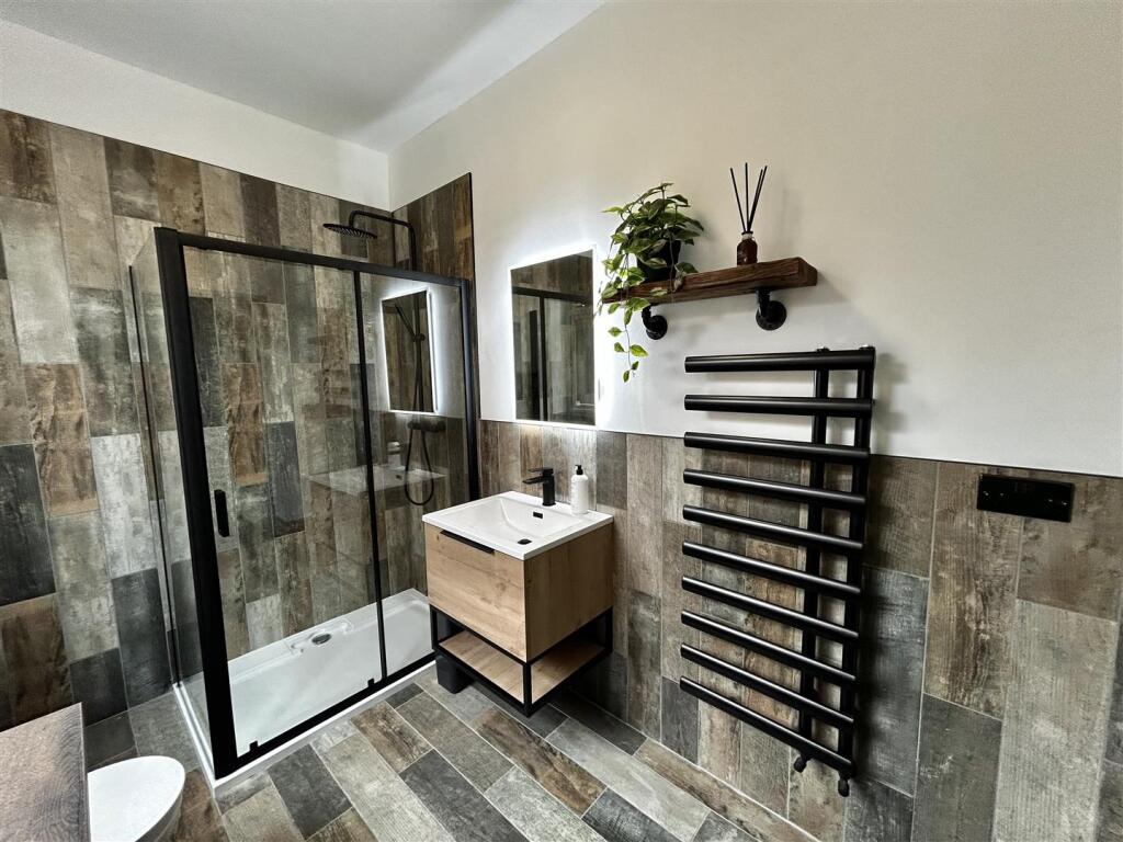 Shower Room/Utility