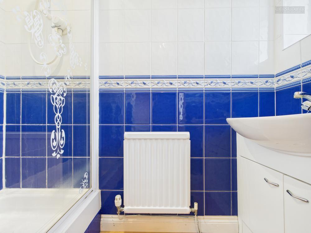 En-Suite To Master Bedroom