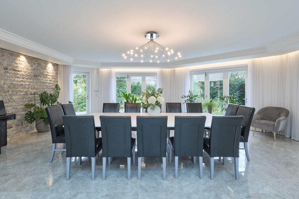 23 Worlington Roa...