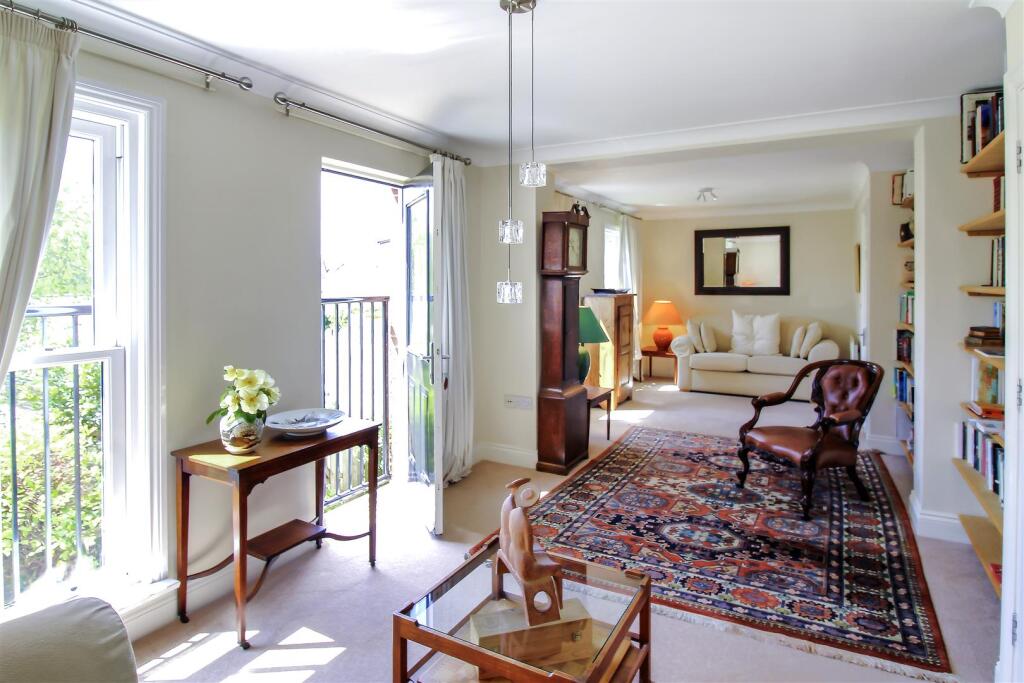 Master bedroom suite.jpg