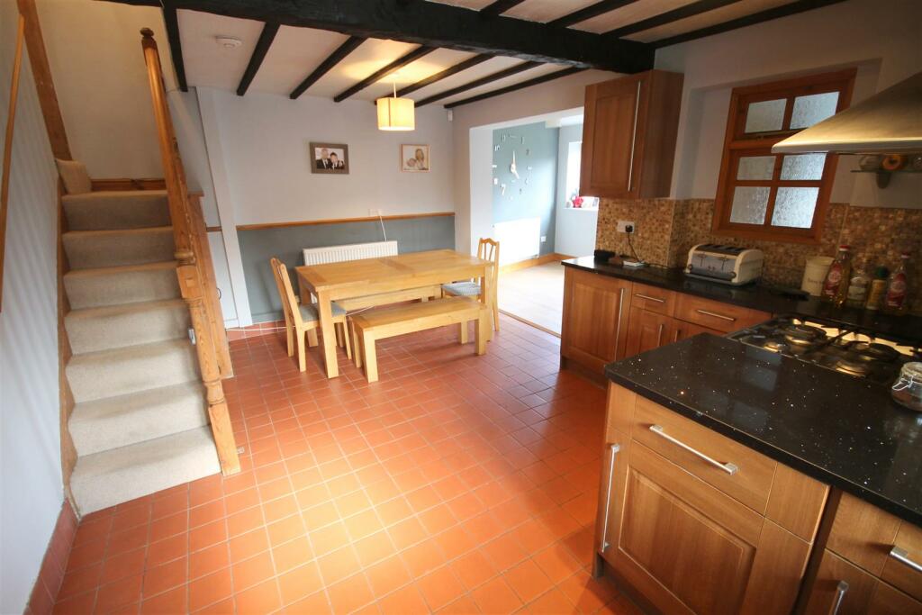 OGR Kitchen i.JPG