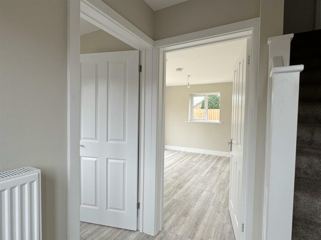 6A Staion Rd Desborough-50.jpg