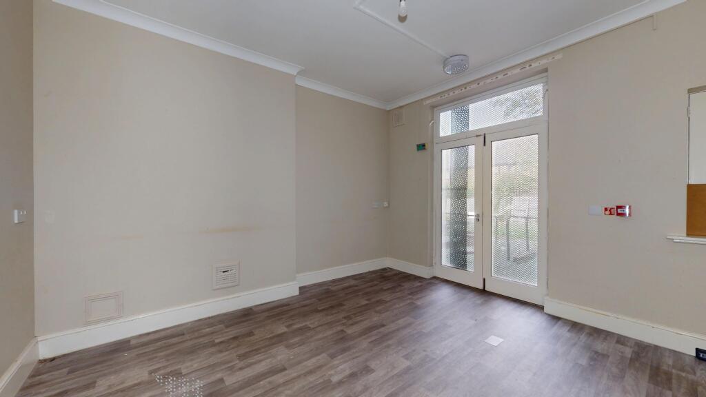 4 &amp; 6 Rosswood Gardens, Wallington SM6 8QZ