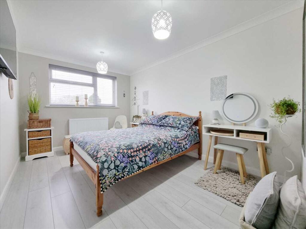 Bedroom 2: