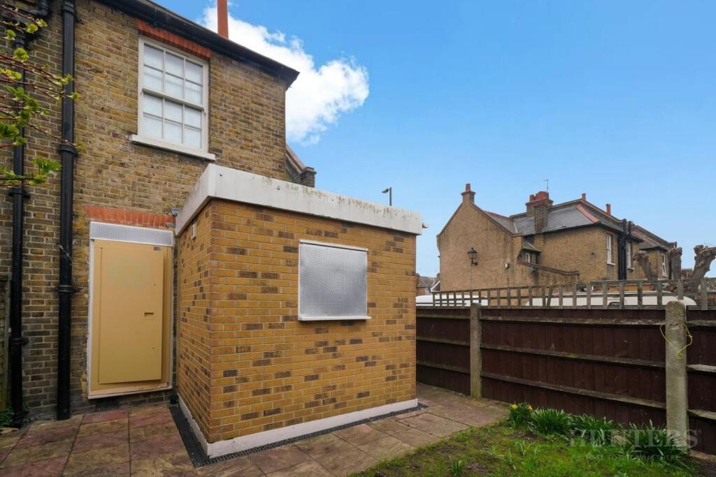 124, Lordship Lane London,  - u2Q5Yf022Tsx0I8fBVbE