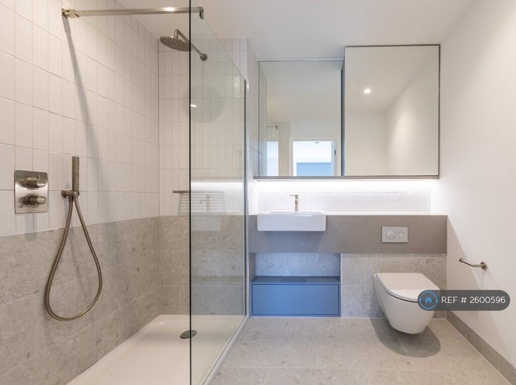 En-Suite Bathroom