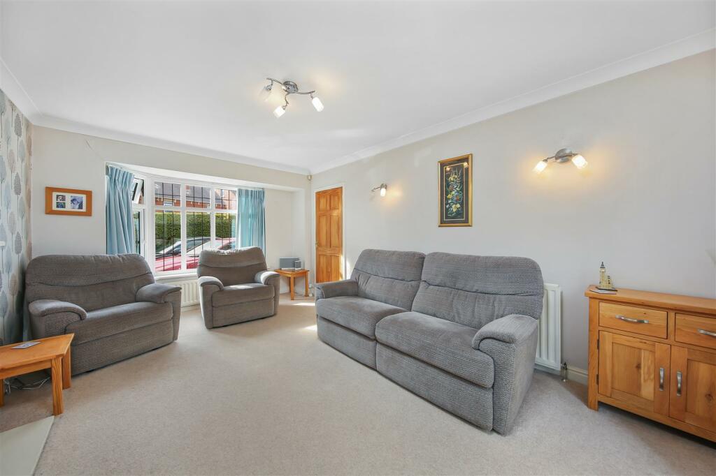 Living Room2.jpg