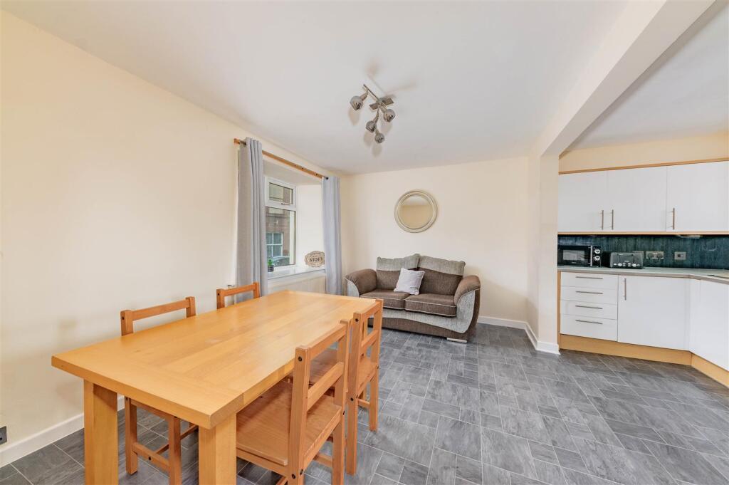 24 Marywell Brae Kirriemuir-3.JPG