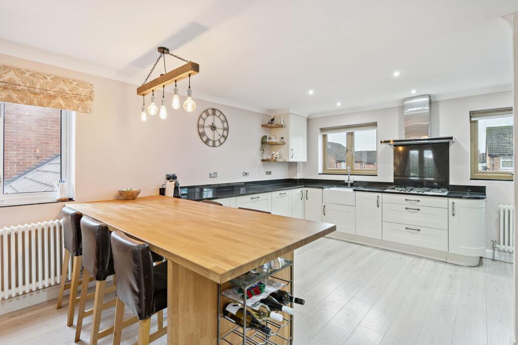 Lounge/Kitchen