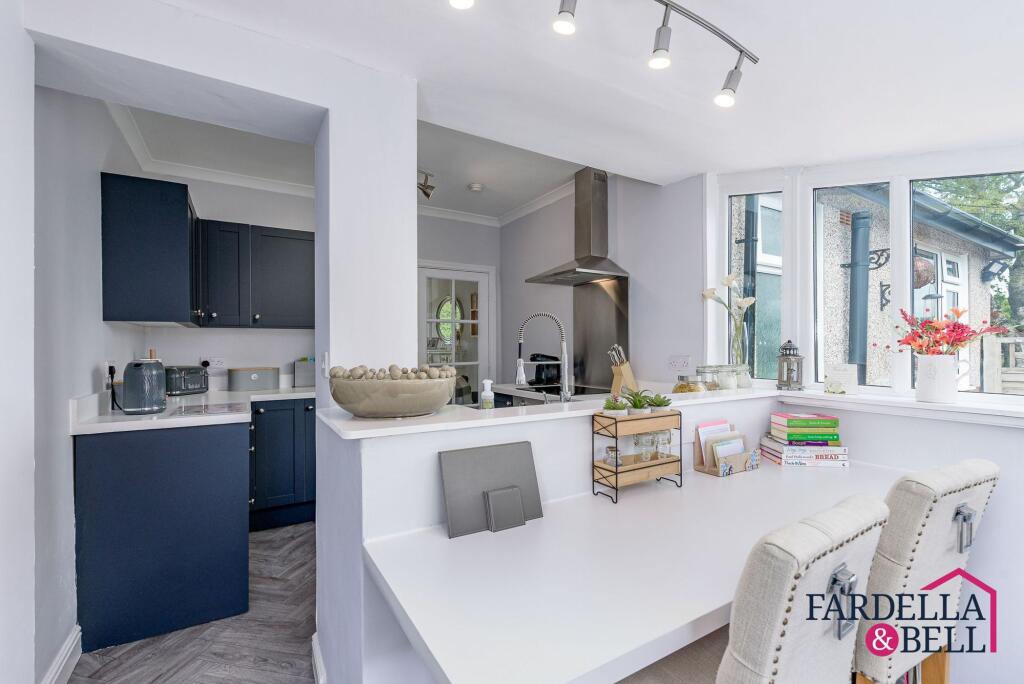 Kitchen and Breakfast Area