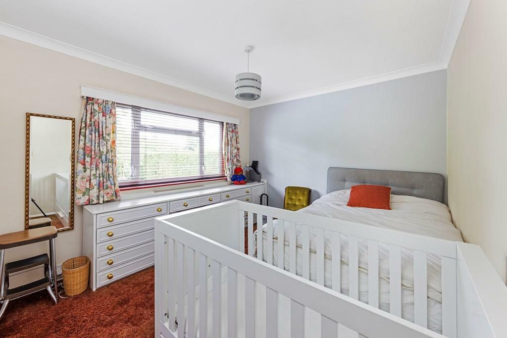 3 Elm Close, Leatherhead, Surrey, KT22 8HA-3.jpg